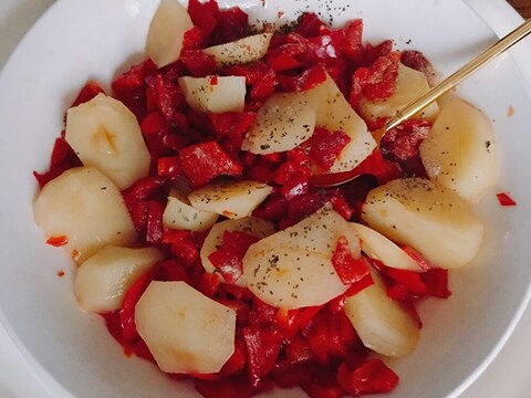 [レンジ]お味噌で♪蒸しジャガイモ&赤ピーマン